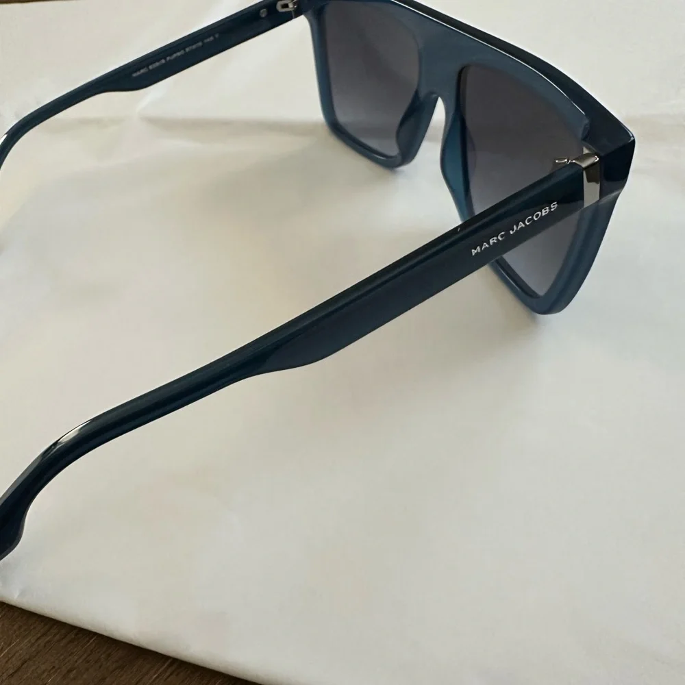 Marc Jacobs***AUTHENTIC*** sunglasses - Picture 4 of 6
